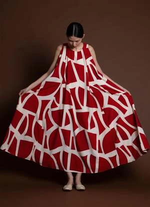 KAAREMCulantro Six-Panel Maxi Tent Dress - Red La Gang Leaf Print