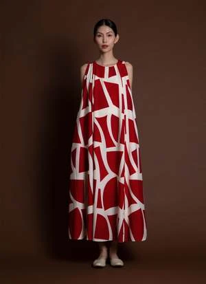 KAAREMCulantro Six-Panel Maxi Tent Dress - Red La Gang Leaf Print - Image 8